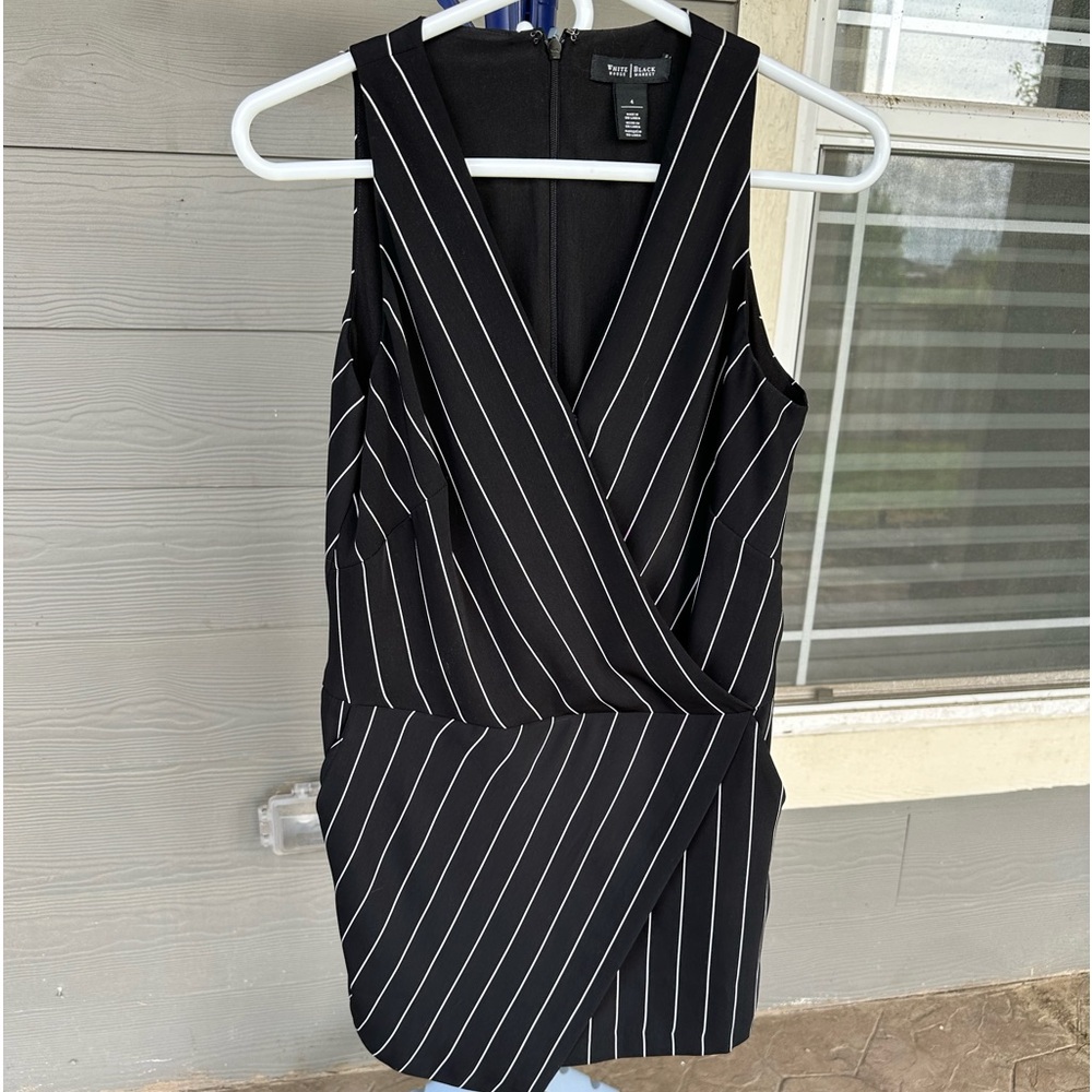 White House Black Market sleeveless one pc Romper shorts dress. Size 4